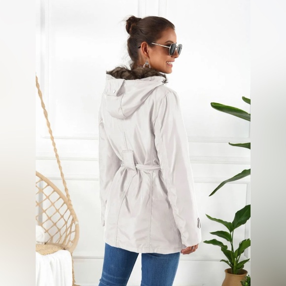 Full Size Hooded Jacket with Detachable Liner (Three-Way Wear) - Picture 6 of 12